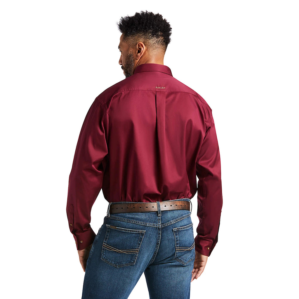 Ariat Men's Solid Twill Classic Fit Shirt